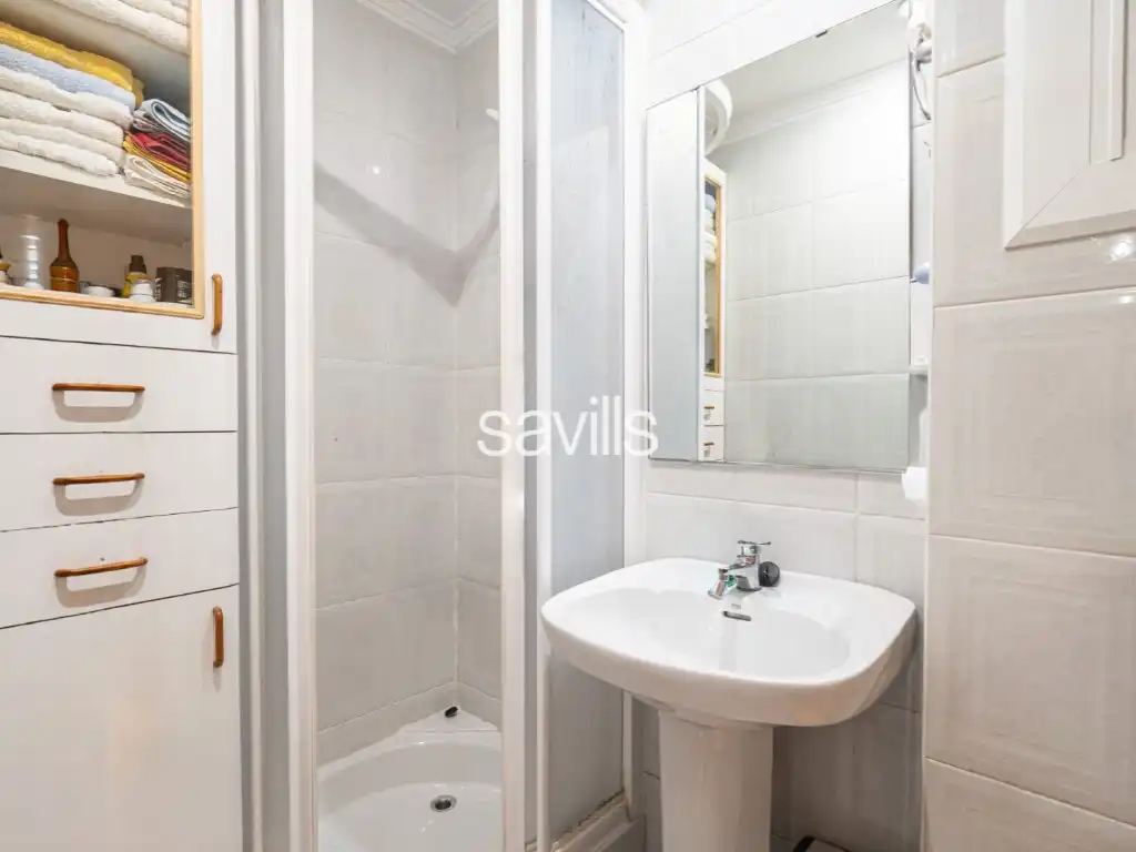Bany de Apartament en venda en L'Hospitalet de Llobregat amb Aire condicionat