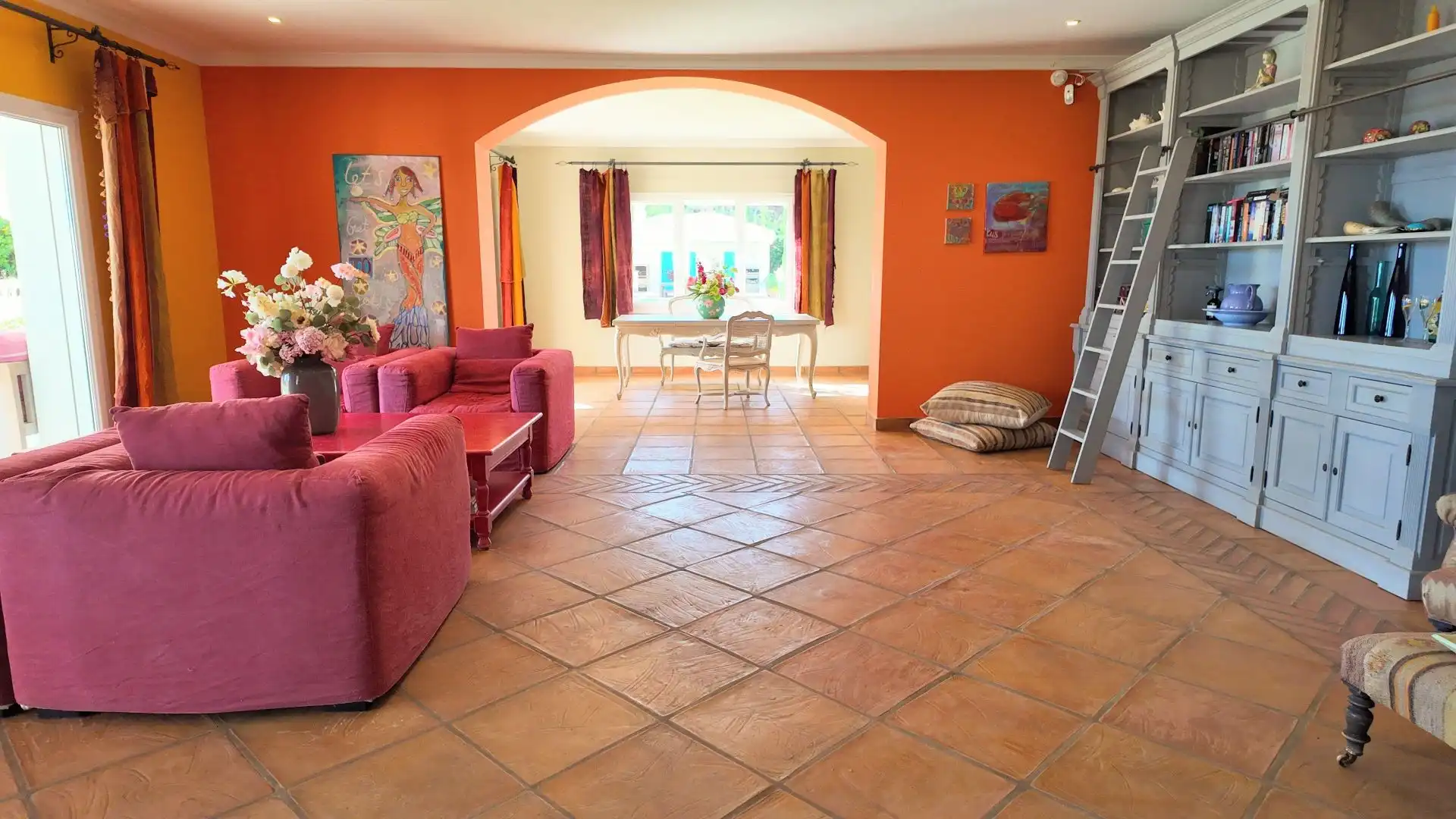 Sala d'estar de Finca rústica en venda en Mijas amb Aire condicionat, Traster i Piscina