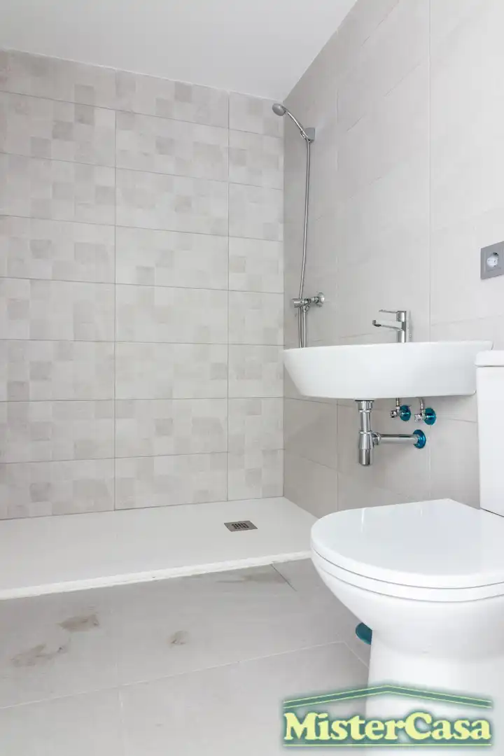 Badezimmer von Wohnung zum Verkauf in Jerez de la Frontera mit Klimaanlage, Privatgarten und Terrasse
