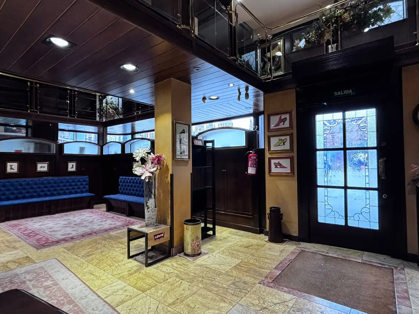 Commercial properties for rent in Burgos  with Air Conditioner, Heating and Furnished