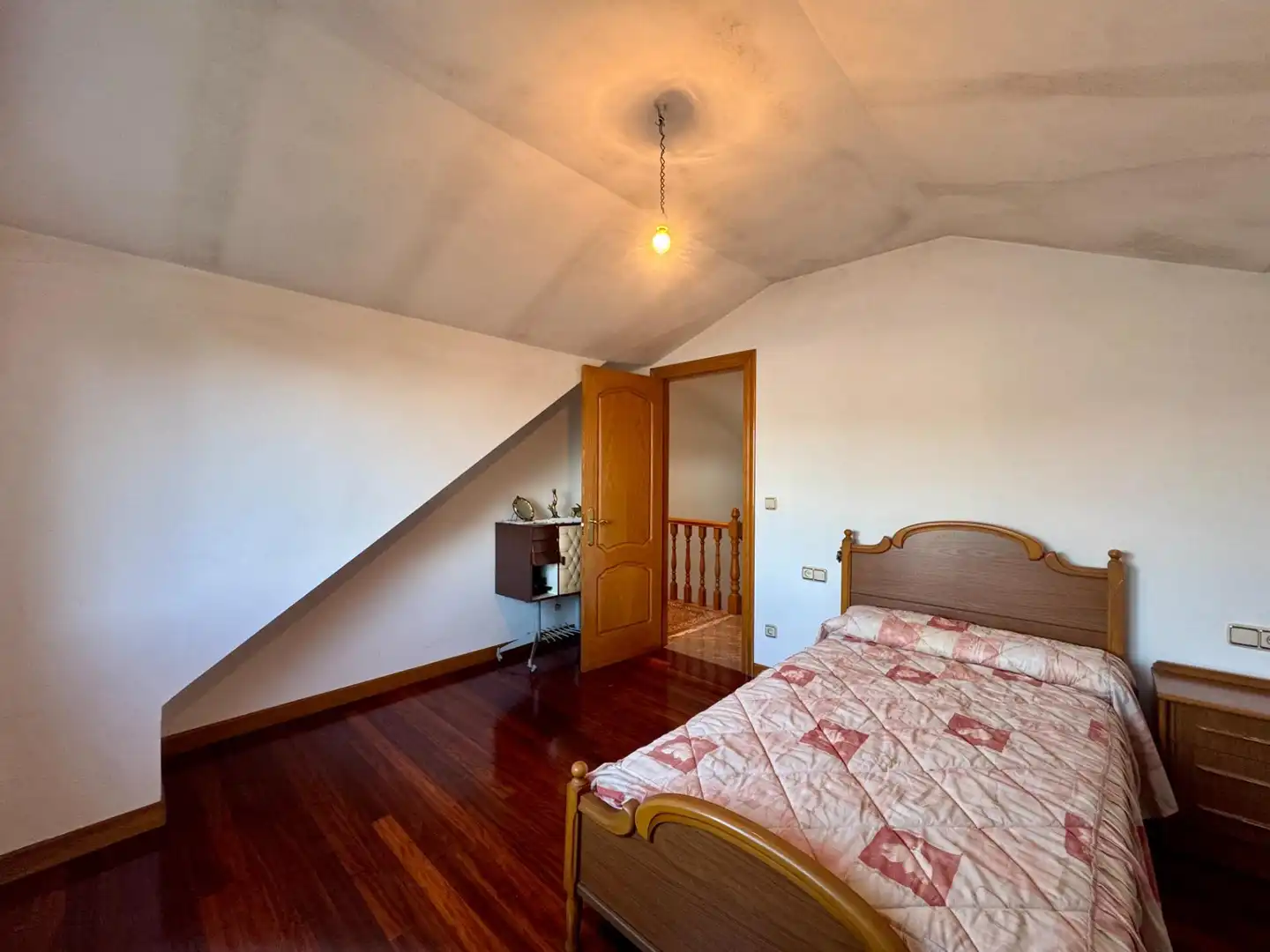 Schlafzimmer von Haus oder Chalet zum Verkauf in Redondela mit Heizung, Privatgarten und Parkett