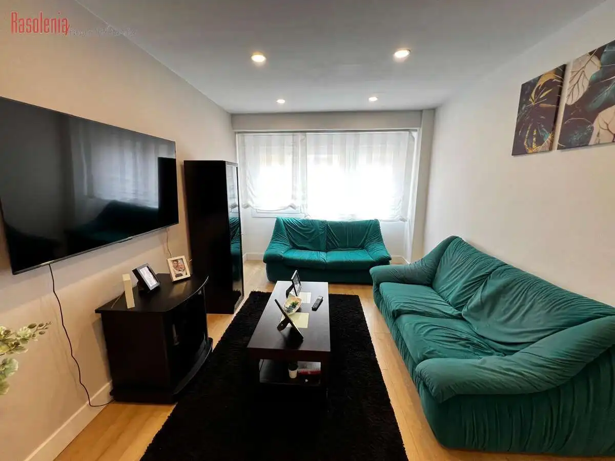 Sala d'estar de Pis en venda en A Coruña Capital  amb Calefacció
