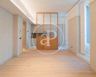 Flat to rent in Calle de Sta Engracia, Trafalgar