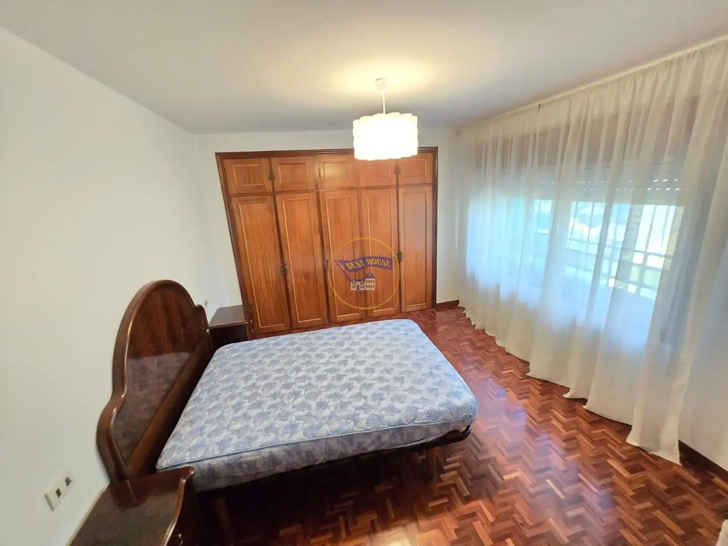 Habitación de Piso en venta en Vigo  con Calefacción, Parquet y Terraza