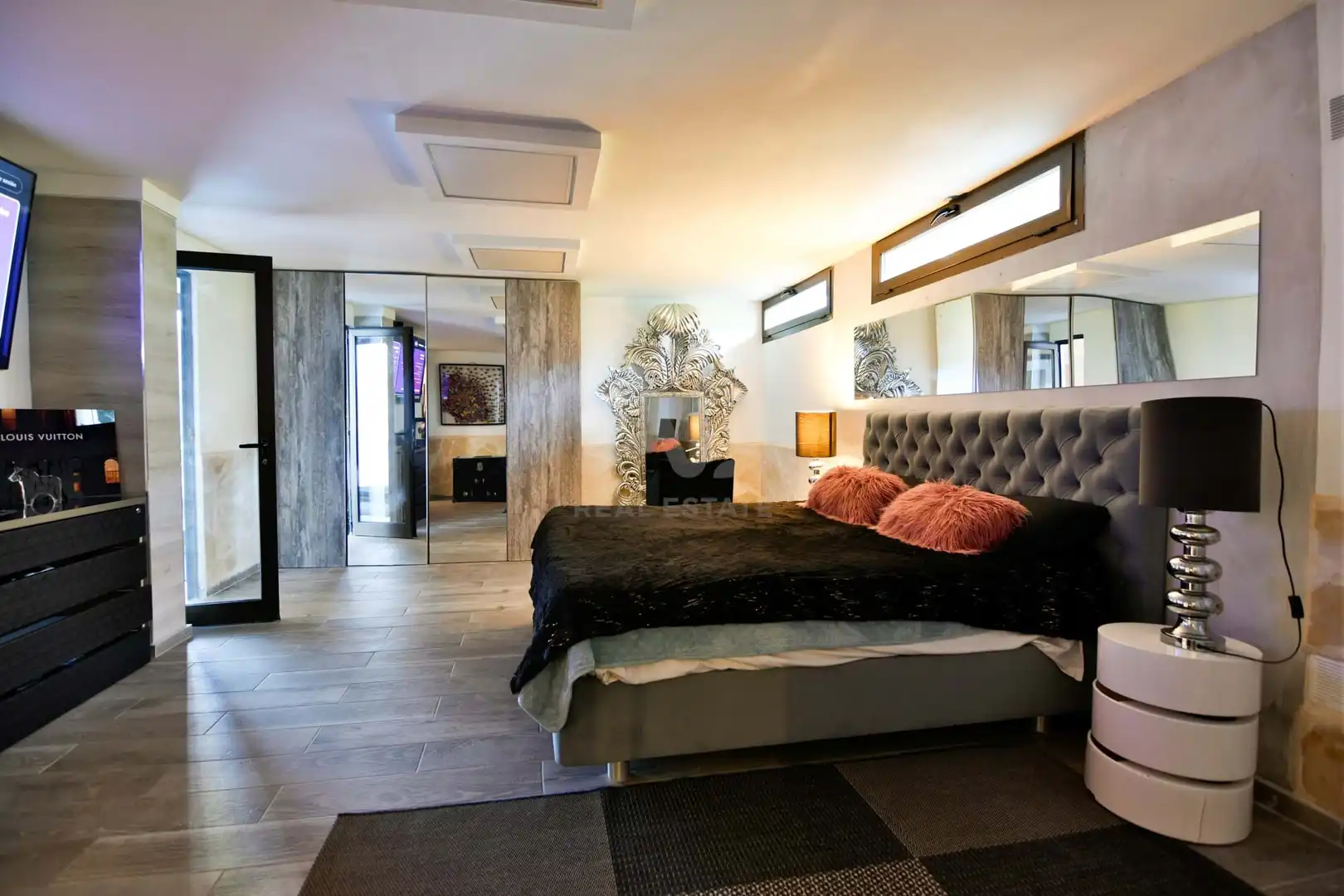 Bedroom of Commercial properties for sale in Eivissa