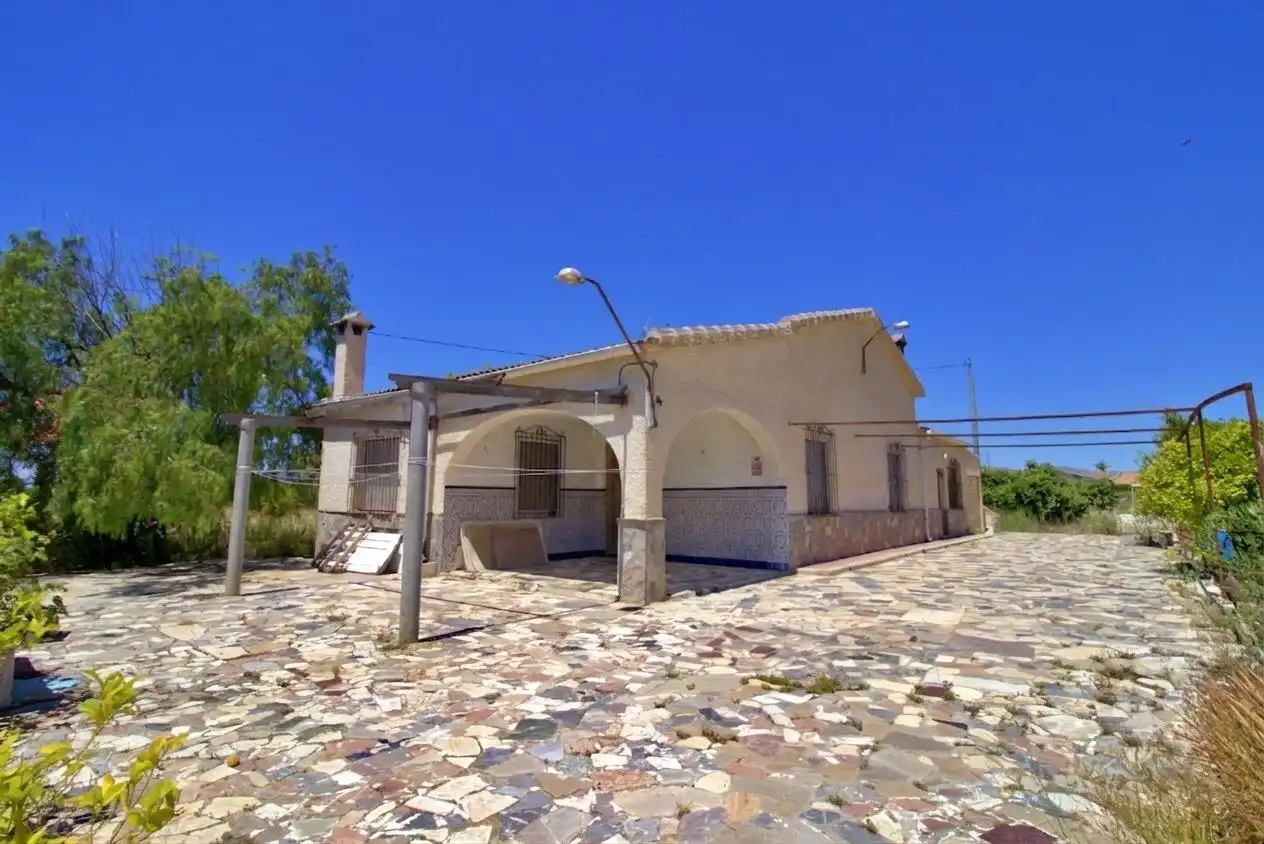 Vista exterior de Casa o chalet en venta en Elche / Elx con Jardín privado y Alarma