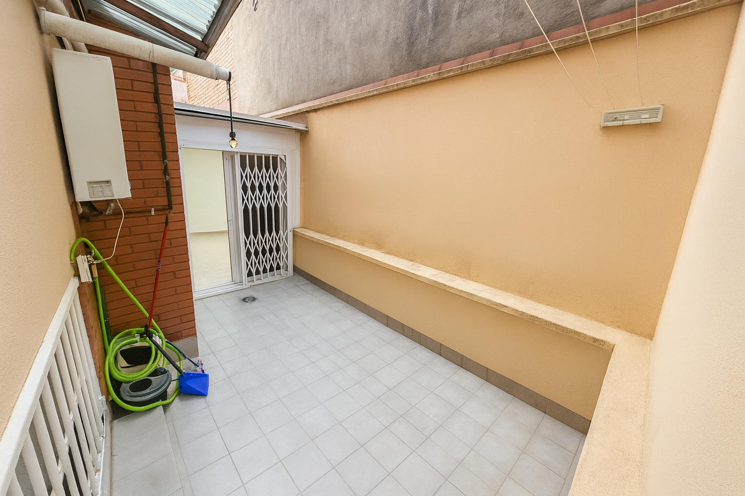 Terrace of Planta baja for sale in Cornellà de Llobregat