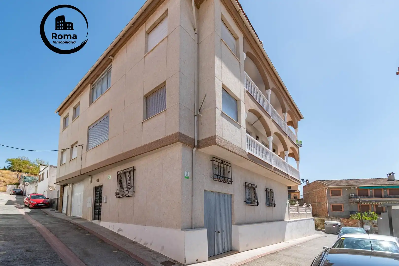 Casa aparellada amb terrassa en venda a Jun, imagen 63