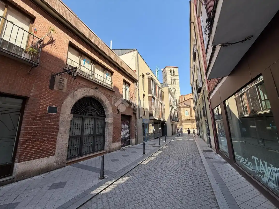 Vista exterior de Piso en venta en Valladolid con Calefacción y Terraza