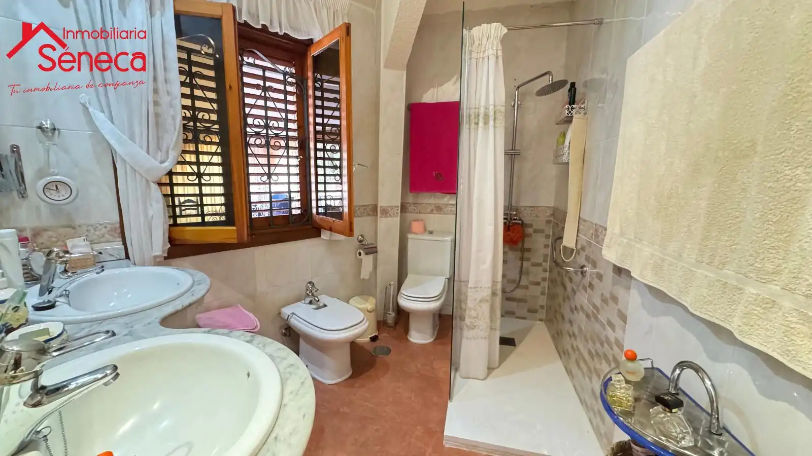 Bathroom of Houses for sale in Córdoba  with Air Conditioner, Heating and Storage room