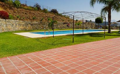 Piscina de Dúplex en venda en Estepona amb Terrassa i Piscina