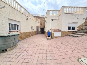 Casa en venta en Algueña