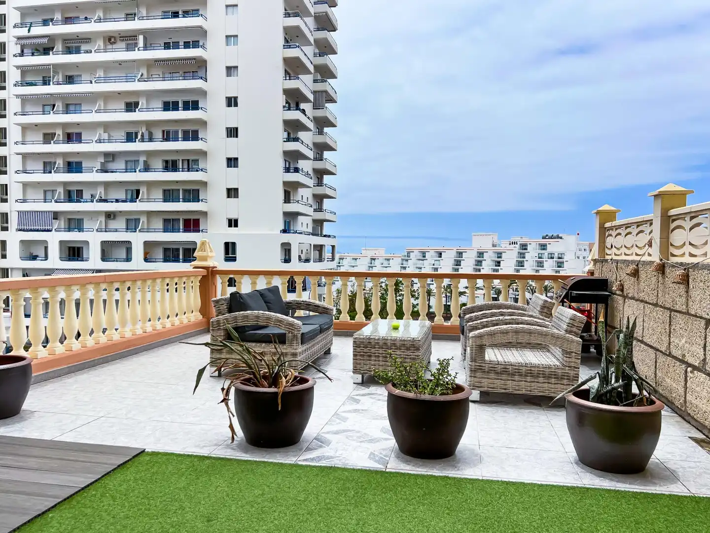 Terrassa de Apartament en venda en Adeje amb Terrassa, Moblat i Piscina comunitària