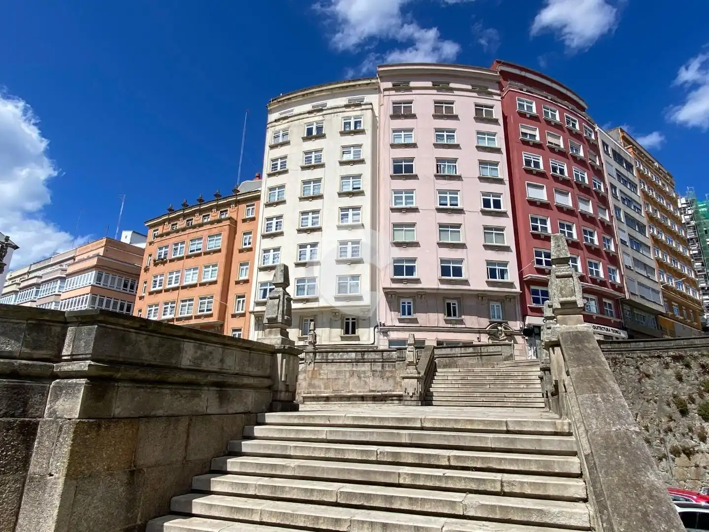 Vista exterior de Pis en venda en A Coruña Capital  amb Terrassa i Traster