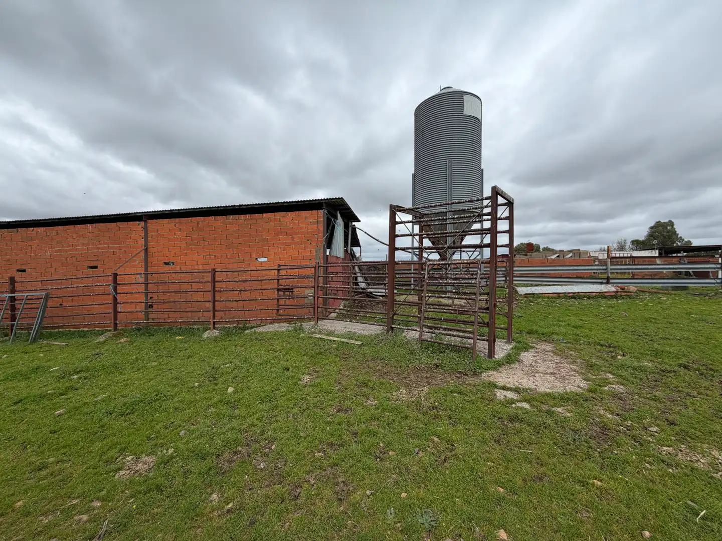 Vista exterior de Terreno en venta en Alagón del Río