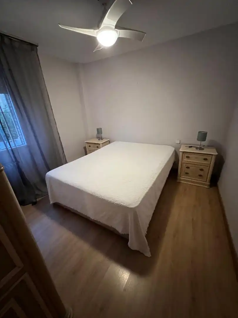 Habitación de Piso de alquiler en Sevilla con Aire acondicionado y Amueblado