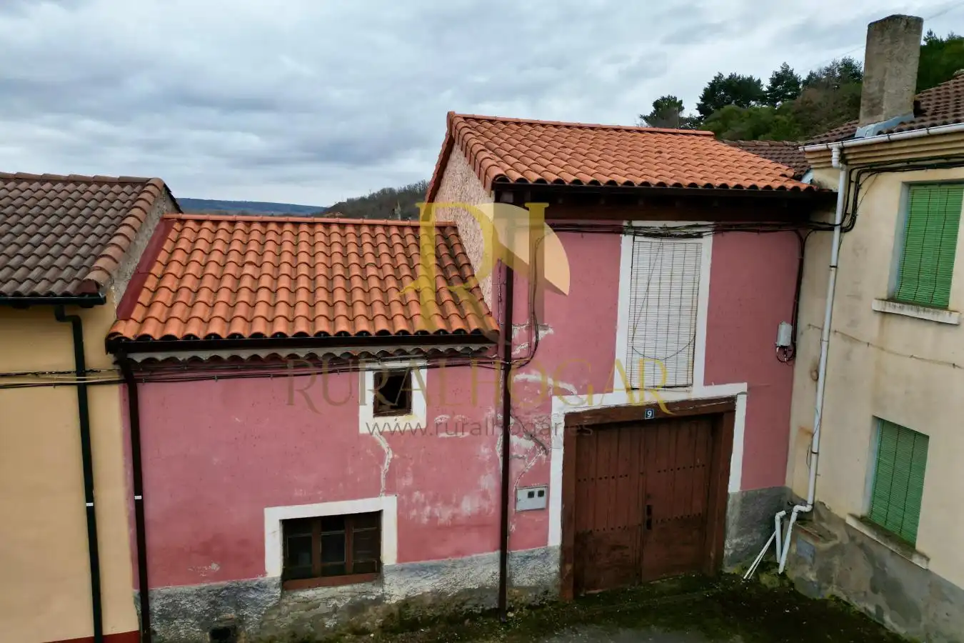 Vista exterior de Casa adosada en venta en Llamas de la Ribera con Terraza