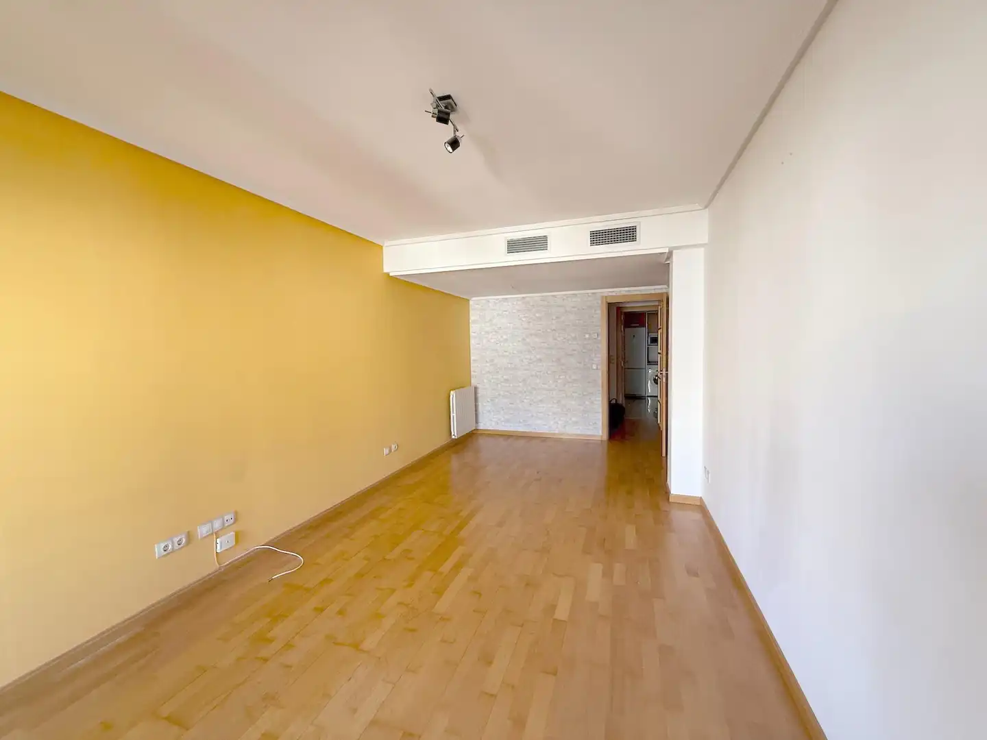 Wohnzimmer von Dachboden zum Verkauf in Zaragoza mit Heizung, Parkett und Terrasse