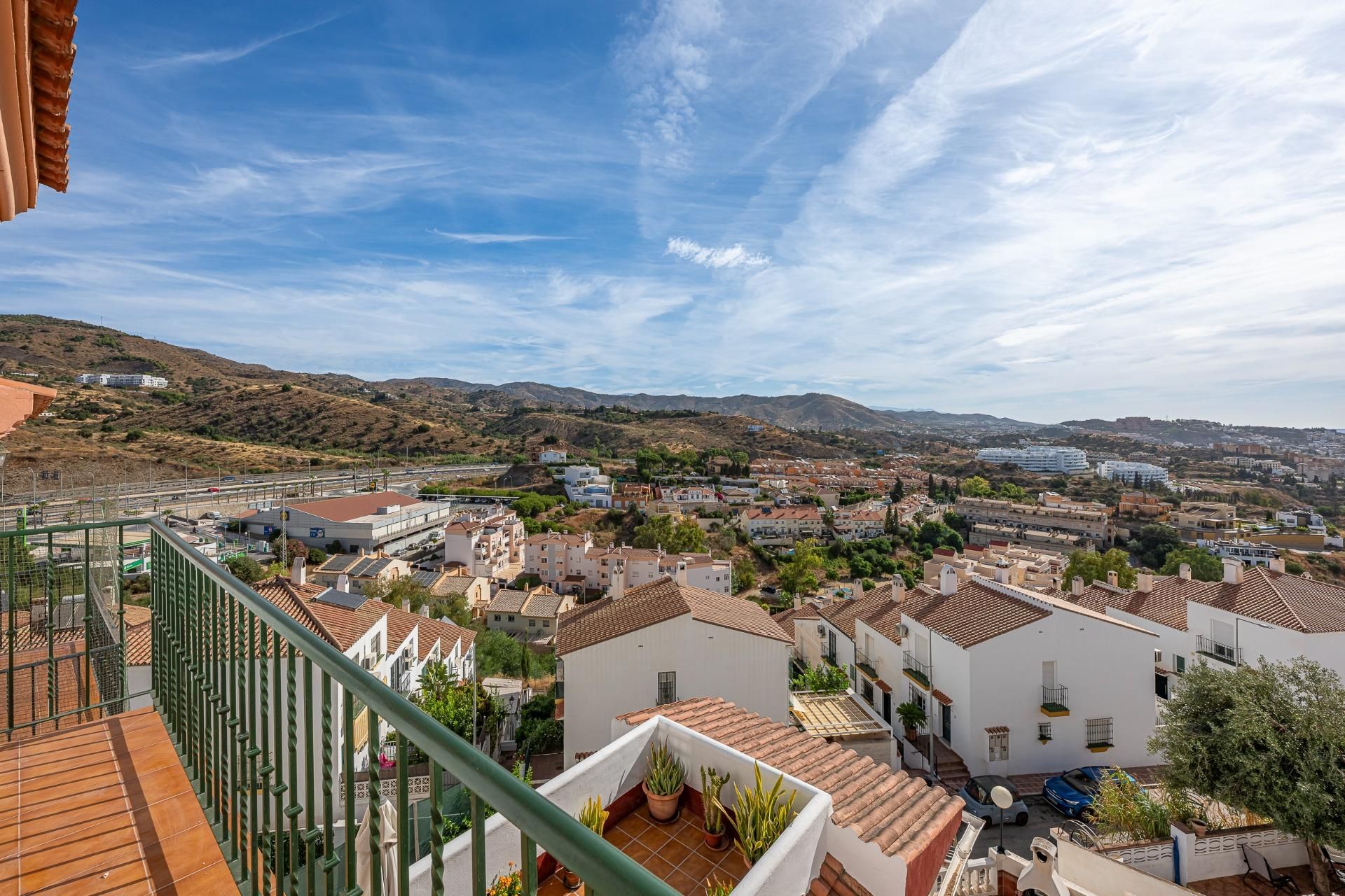 Exterior view of Single-family semi-detached for sale in Málaga Capital