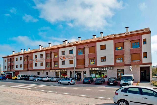 Vista exterior de Garatge en venda en La Puebla de Montalbán