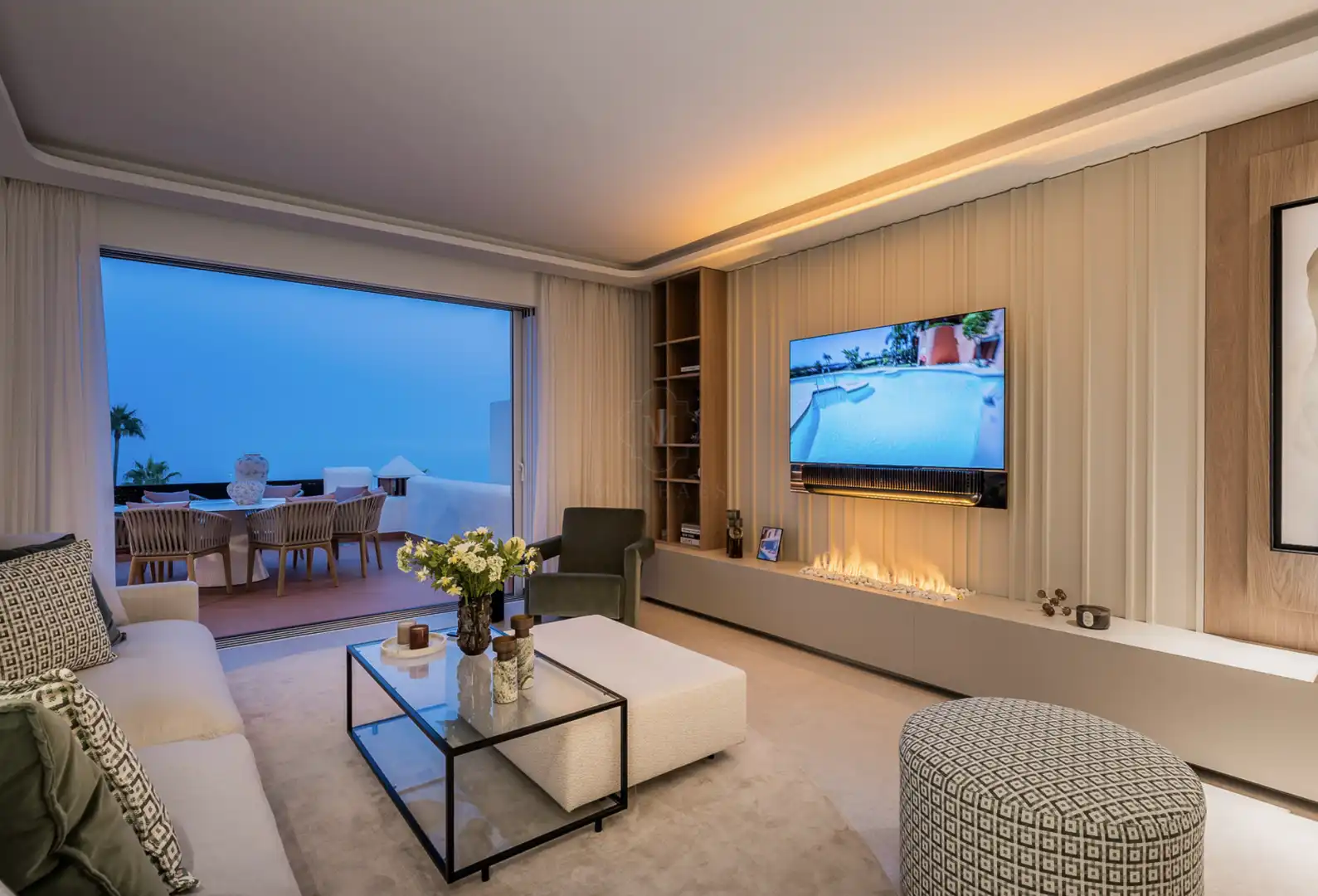 Sala de estar de Ático en venta en Estepona con Terraza, Piscina y Amueblado