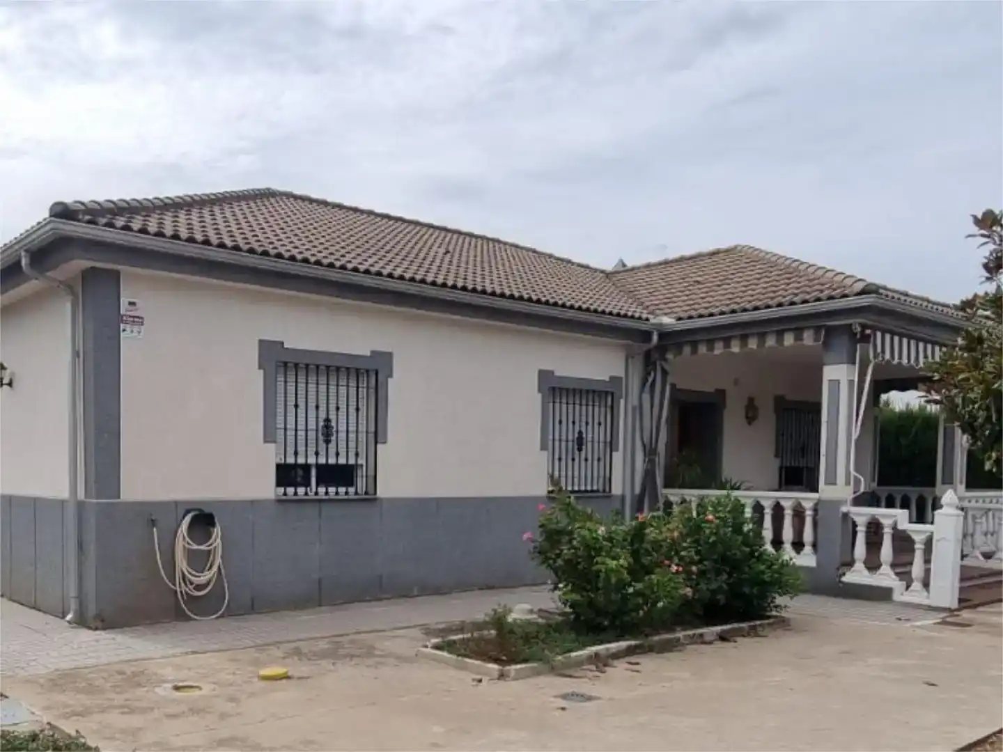 Vista exterior de Pis en venda en Periurbano Oeste - Sierra