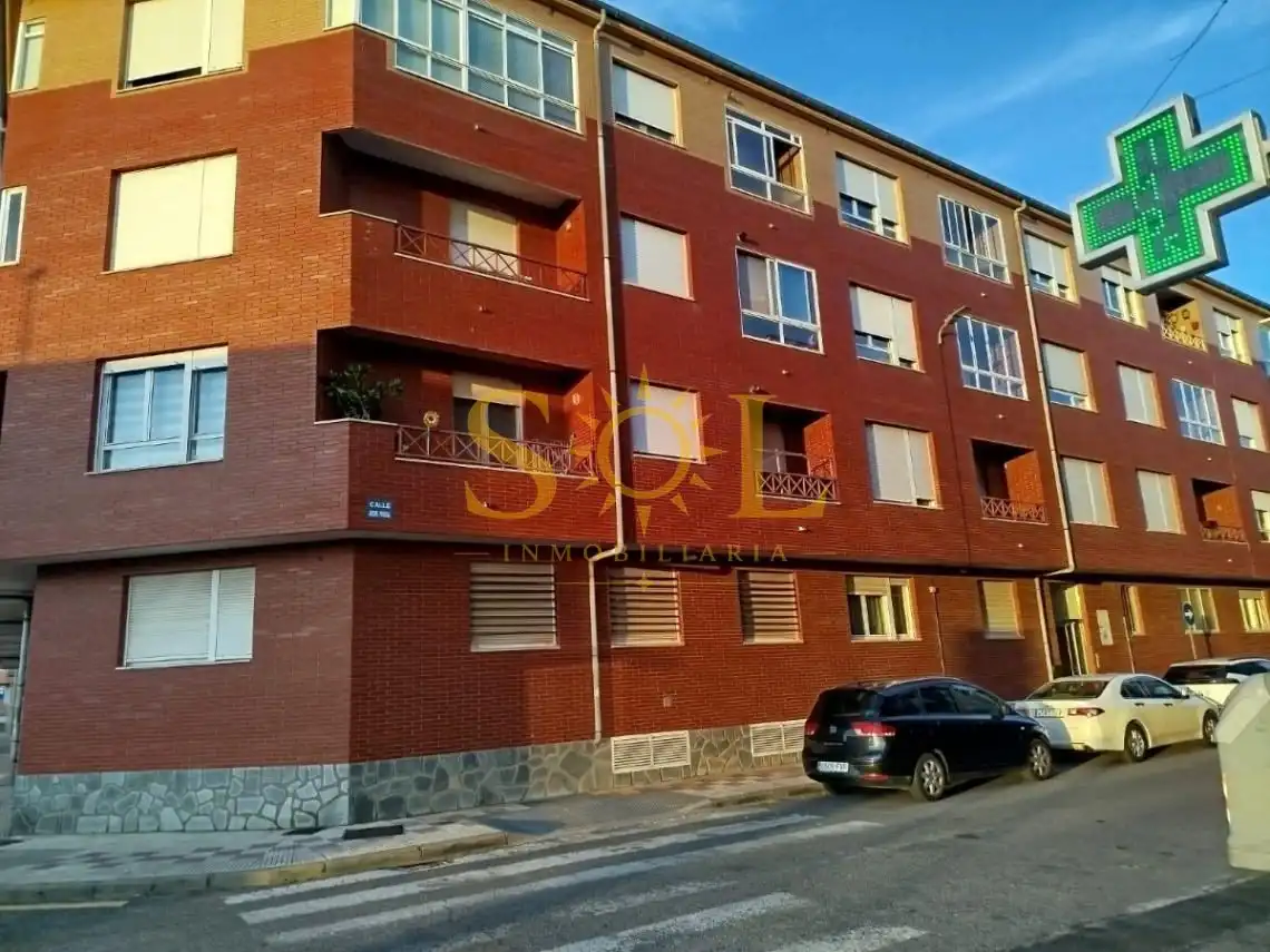 Flat with lift for sale in Carretera Santander