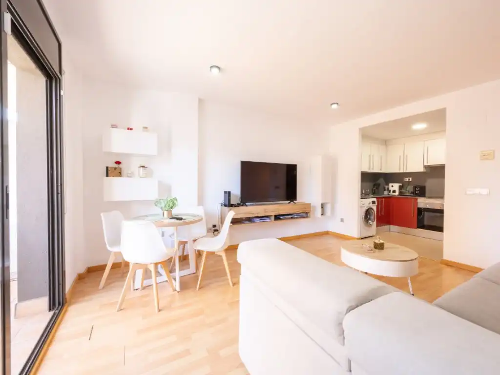 Flat with lift for sale in Avenida Marignane 24