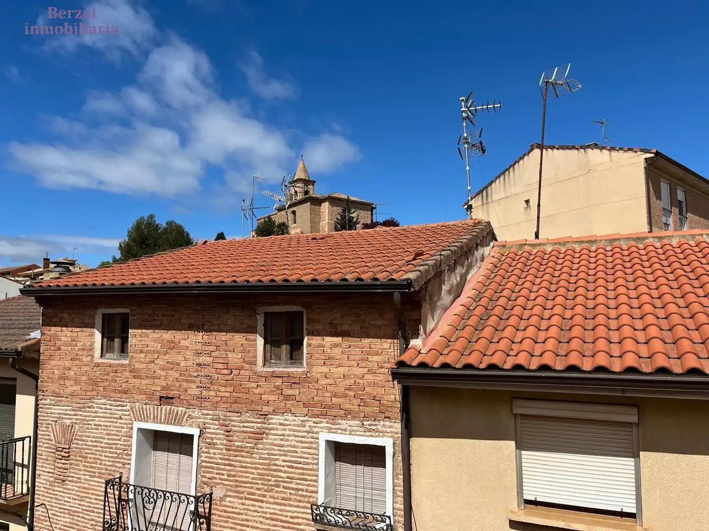 Vista exterior de Casa o xalet en venda en Ventosa amb Calefacció, Terrassa i Traster