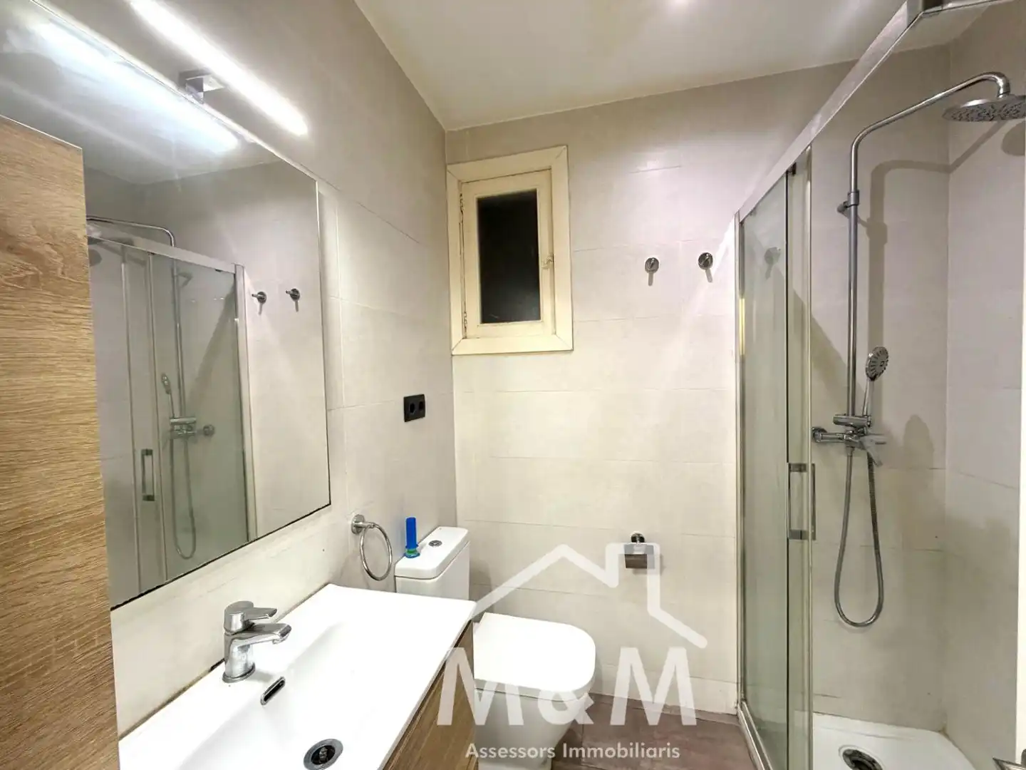 Bathroom of Lofts for rent in Castelldefels