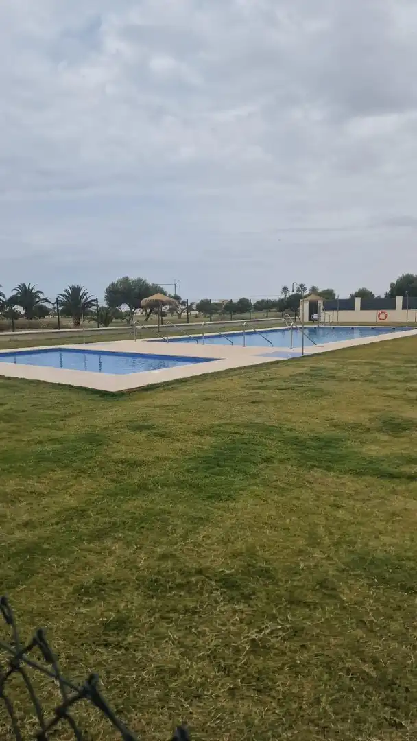 Piscina de Àtic de lloguer en Almería amb Aire condicionat, Calefacció i Jardí privat
