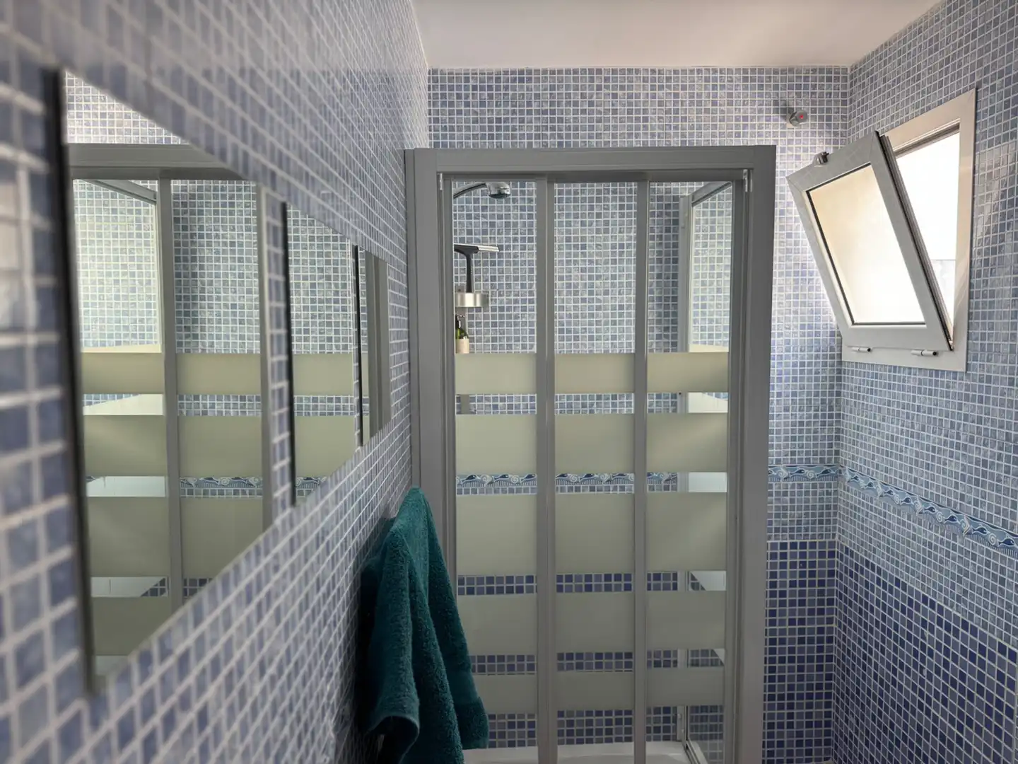 Baño de Piso de alquiler en San Bartolomé de Tirajana con Amueblado, Lavadora y Balcón