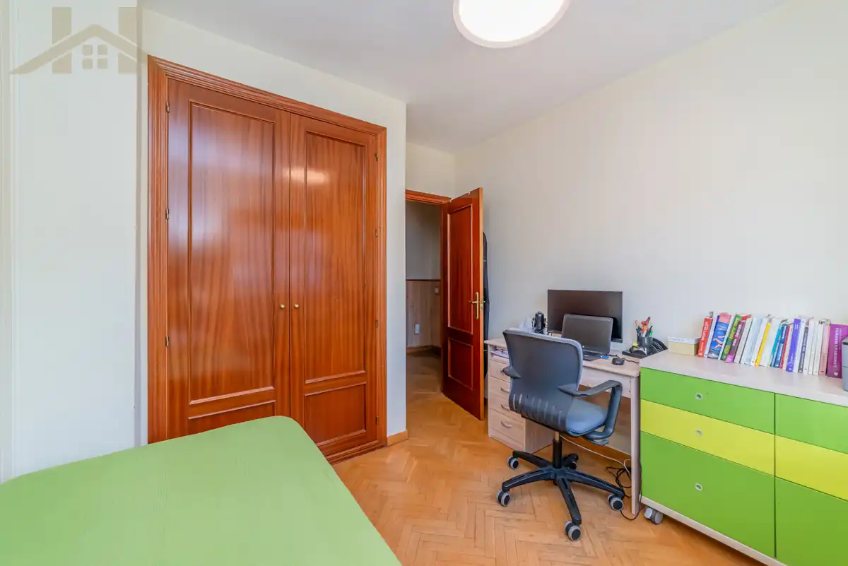 Dormitori de Casa adosada en venda en Ciempozuelos amb Aire condicionat, Calefacció i Terrassa