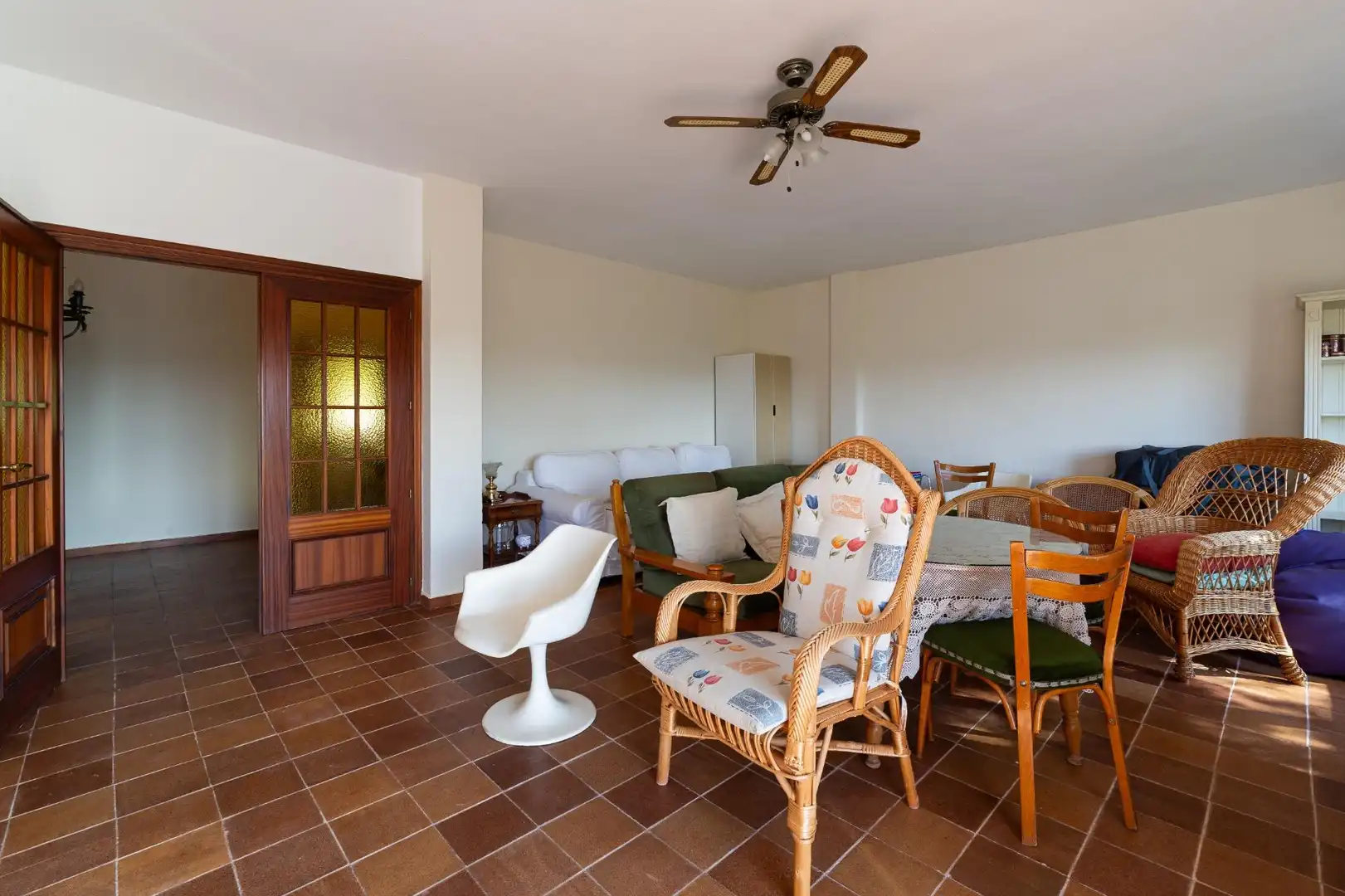 Sala d'estar de Casa o xalet en venda en Tudela de Duero amb Calefacció, Jardí privat i Terrassa