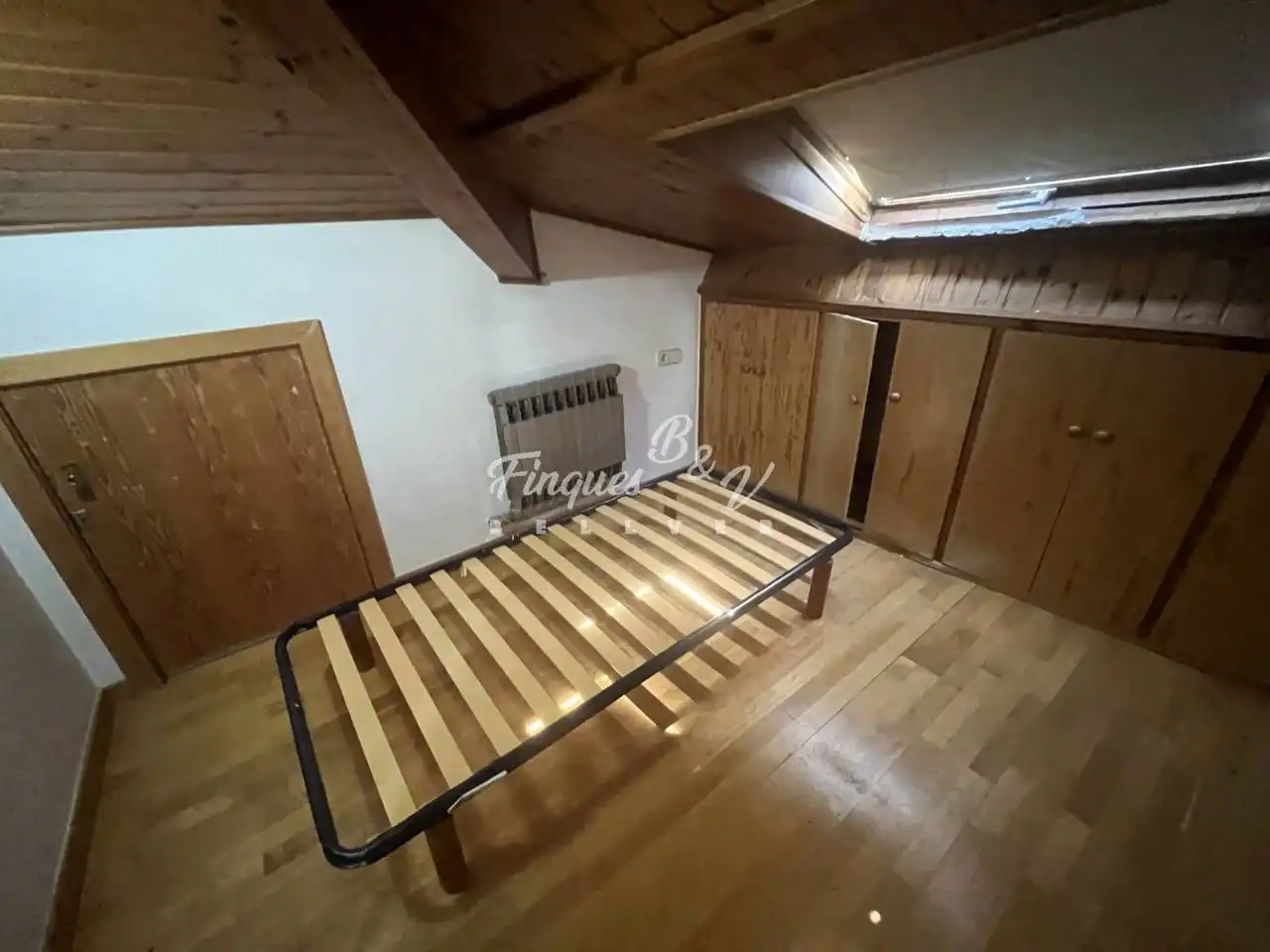 Dormitori de Àtic en venda en Bellver de Cerdanya amb Calefacció, Parquet i Moblat