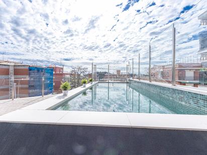 Piscina de Pis en venda en  Barcelona Capital amb Aire condicionat, Calefacció i Jardí privat