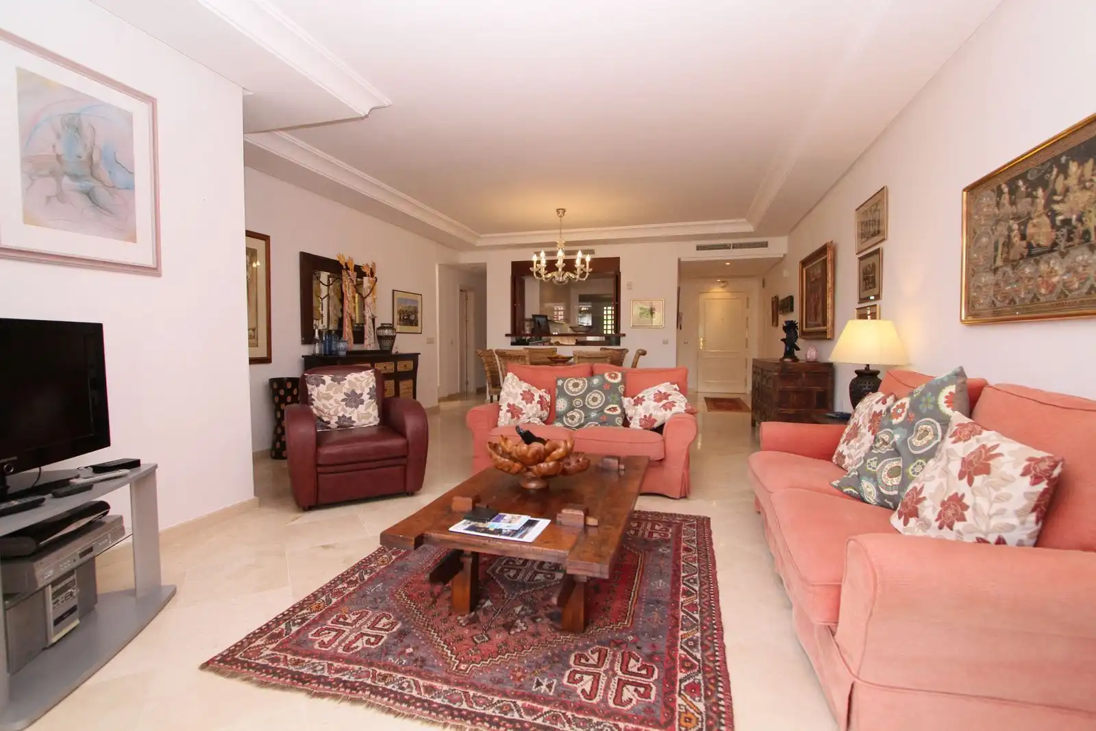 Wohnzimmer von Maisonette zum Verkauf in Estepona mit Klimaanlage, Terrasse und Möbliert