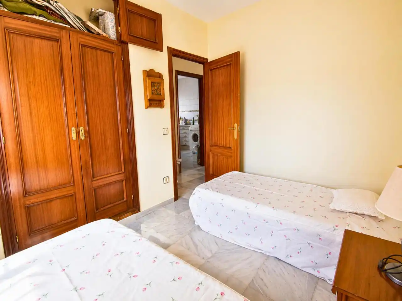 Dormitori de Casa o xalet en venda en Chiclana de la Frontera amb Jardí privat