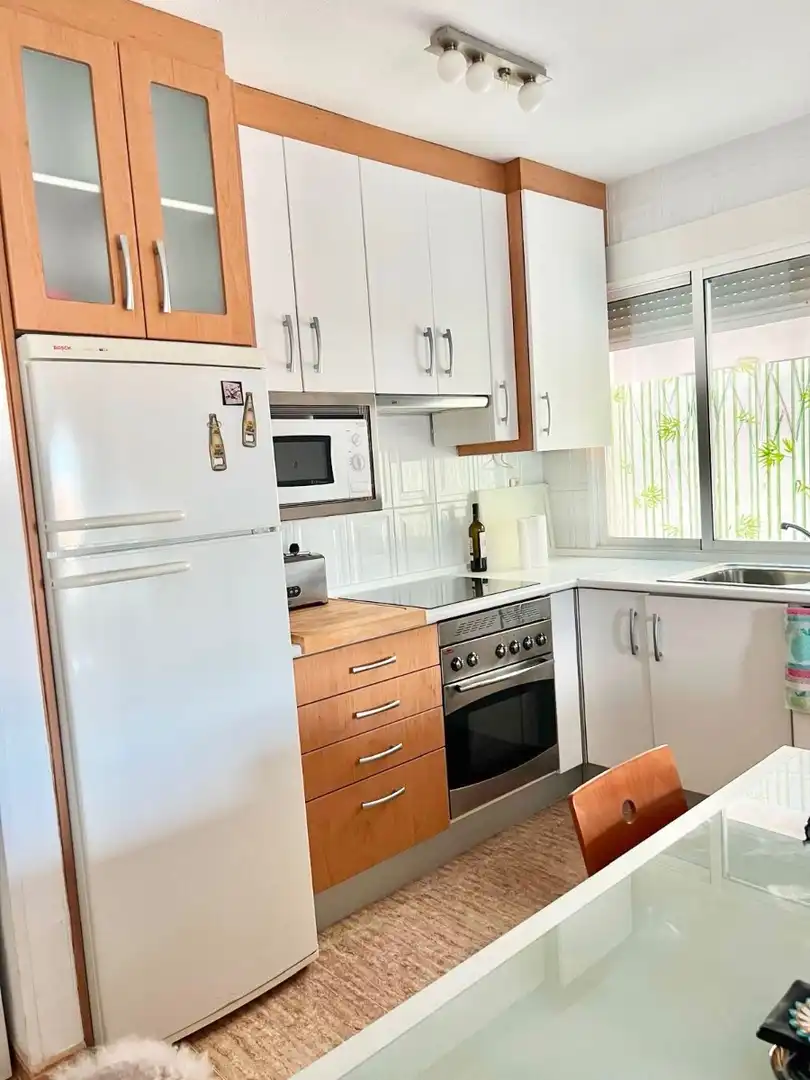 Cocina de Apartamento de alquiler en Cartagena con Aire acondicionado, Amueblado y Lavadora
