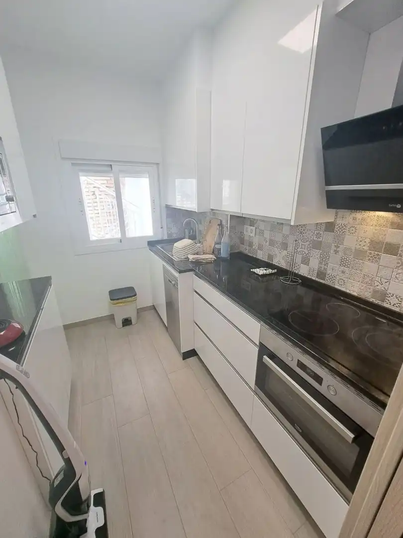 Cocina de Piso de alquiler en Granada con Aire acondicionado, Calefacción y Balcón