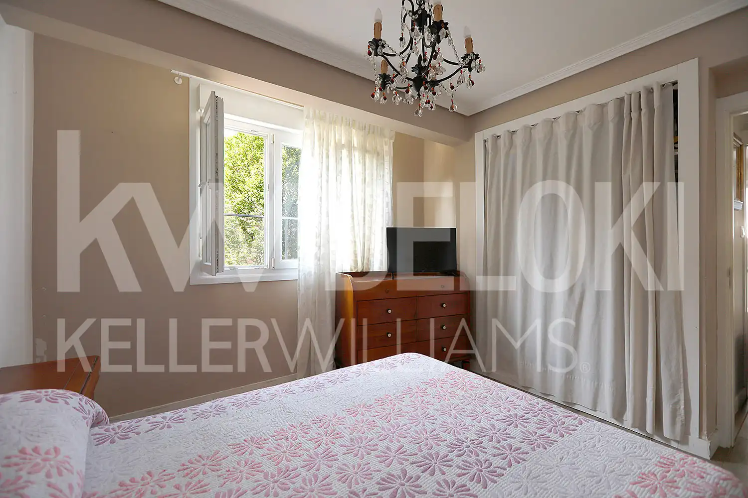 Habitación de Piso en venta en Irun  con Calefacción, Trastero y Balcón