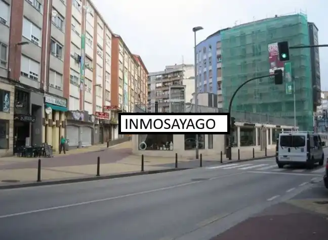 Aparcament en venda a Calle José María Pereda