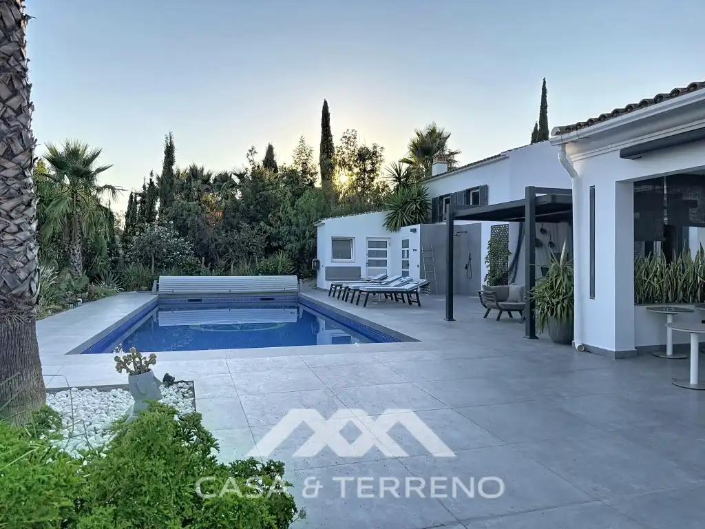 Vista exterior de Casa o chalet en venta en Algarrobo con Aire acondicionado, Calefacción y Jardín privado