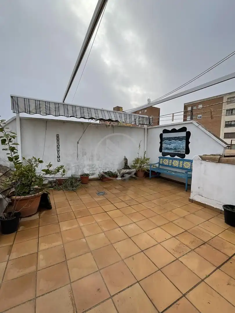 Terrasse von Maisonette zum Verkauf in Linares mit Klimaanlage