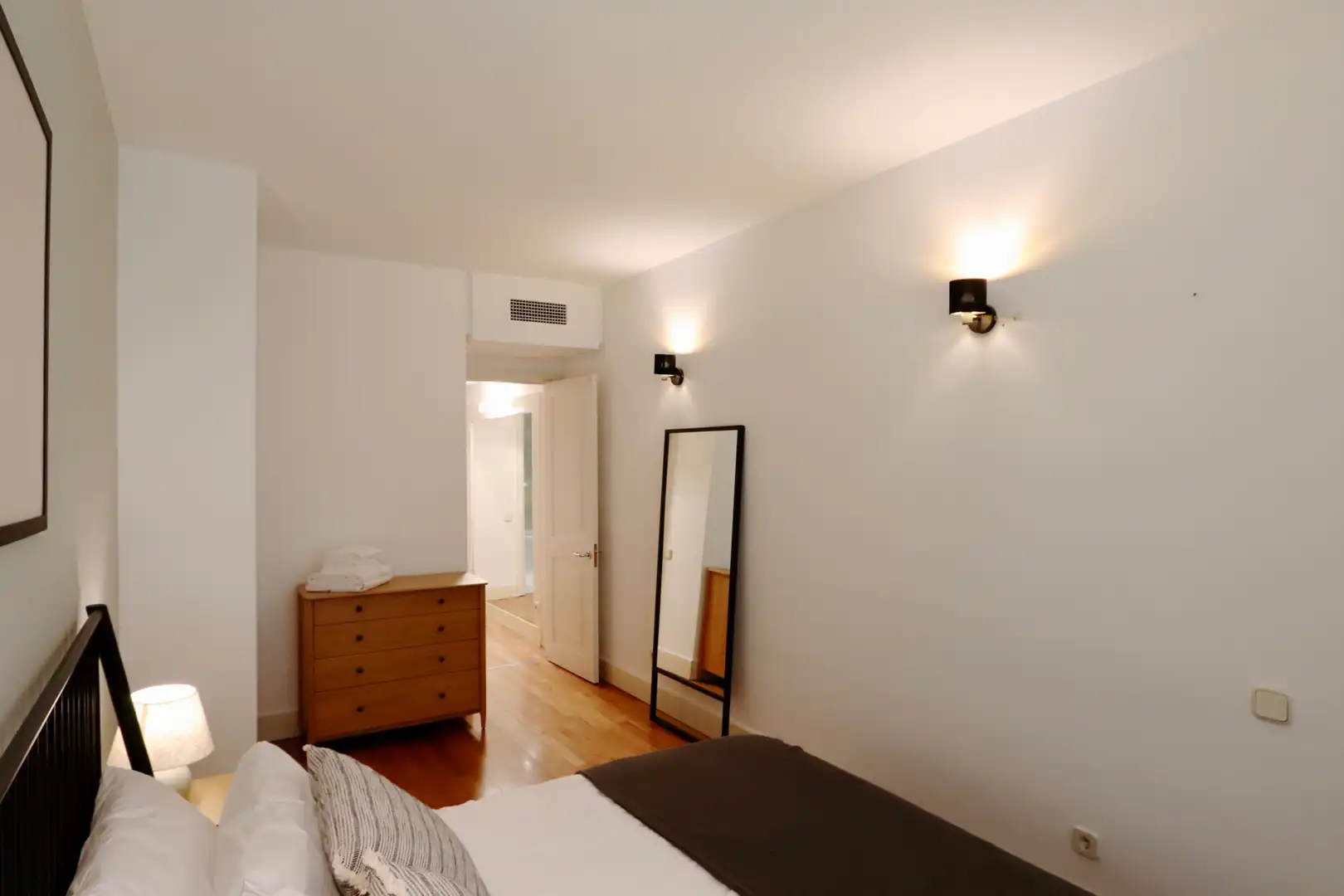 Bedroom of Flat for sale in Madrid  with Air Conditioner, Heating and Private garden