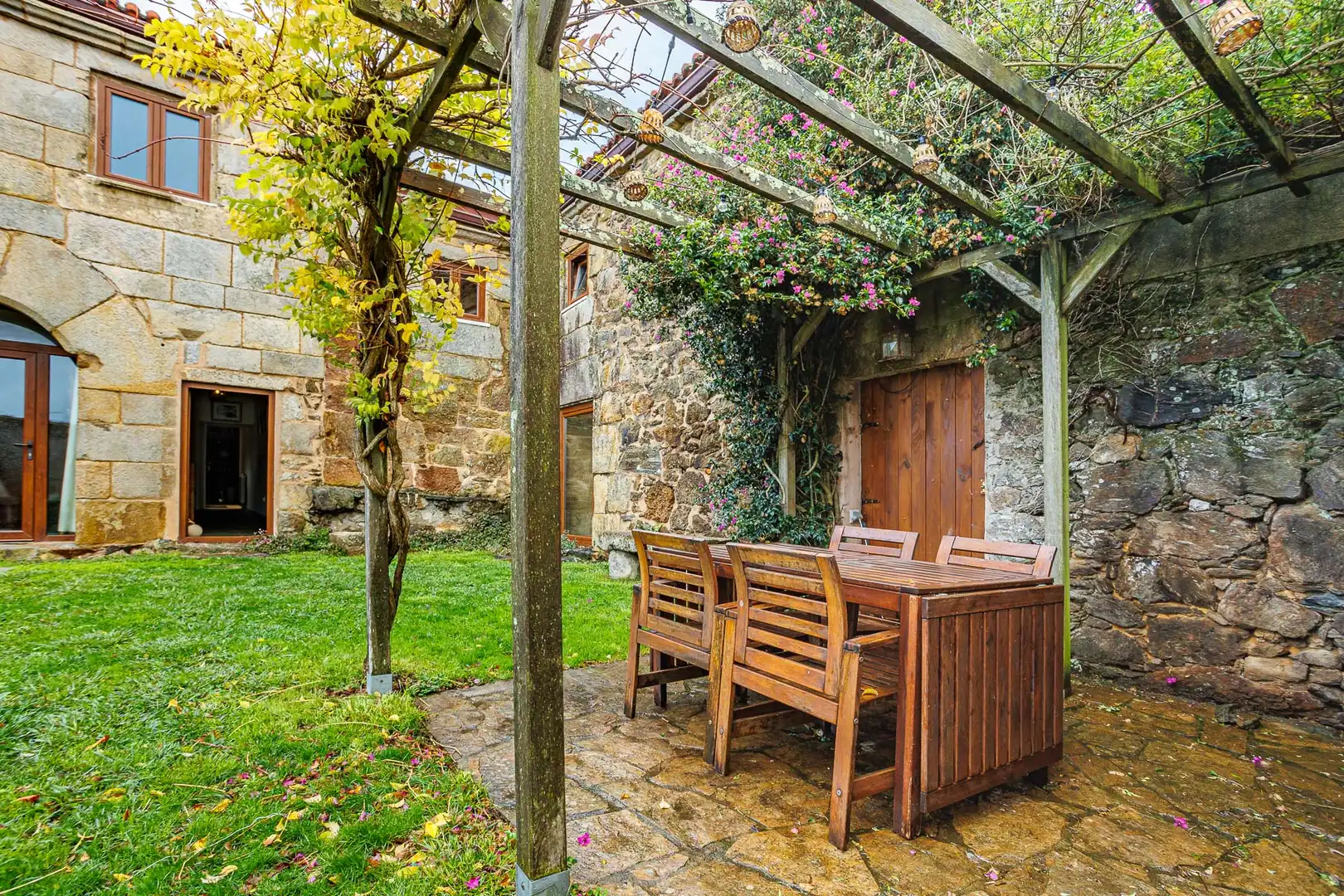 Terraza de Finca rústica en venta en A Laracha   con Amueblado