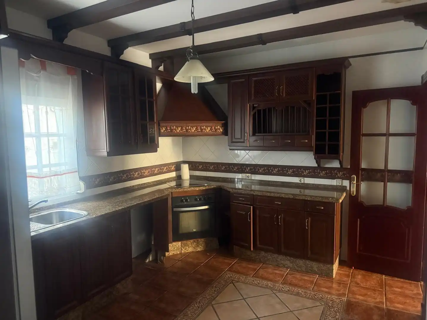 Cocina de Casa o chalet en venta en Chiclana de la Frontera con Aire acondicionado, Calefacción y Terraza