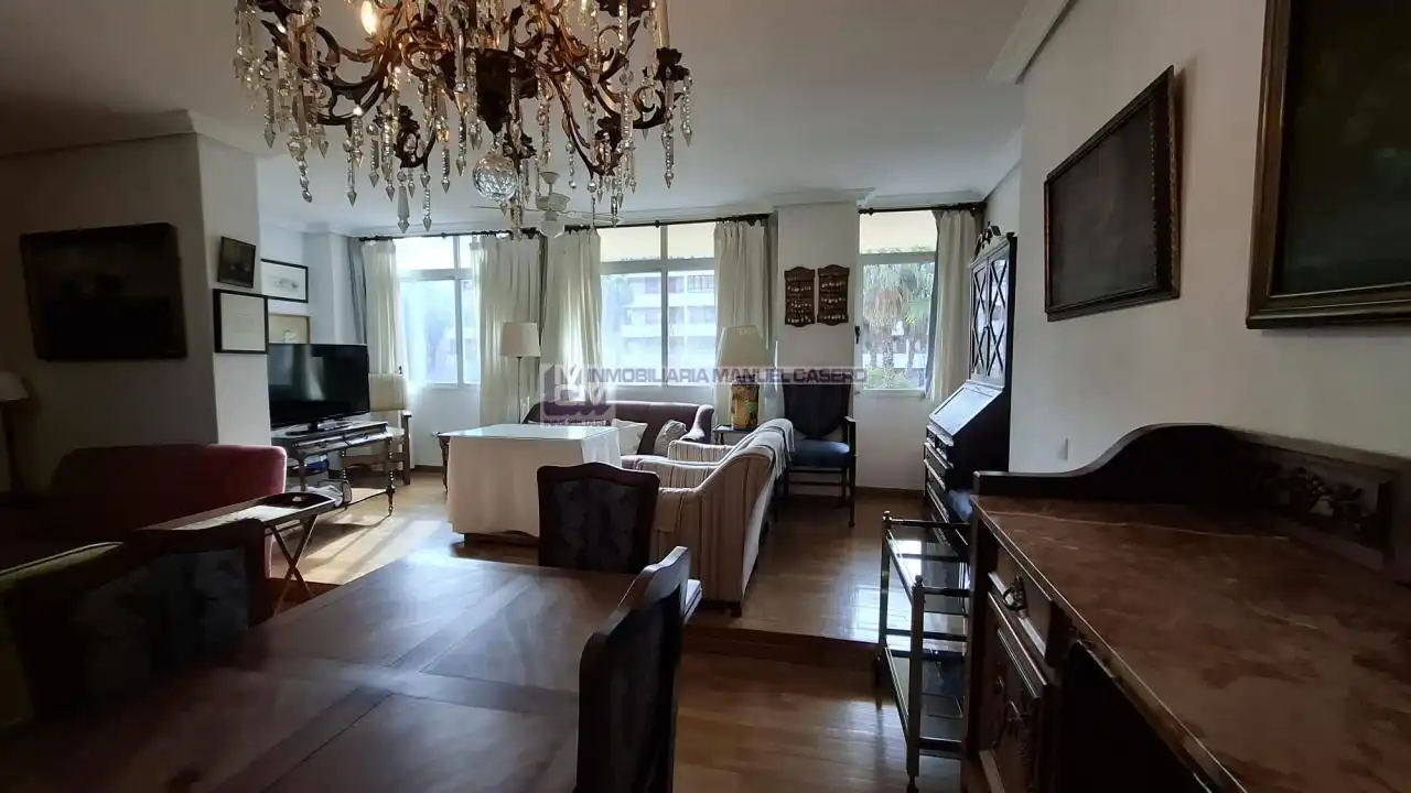 Sala d'estar de Pis en venda en Cáceres amb Calefacció, Parquet i Traster