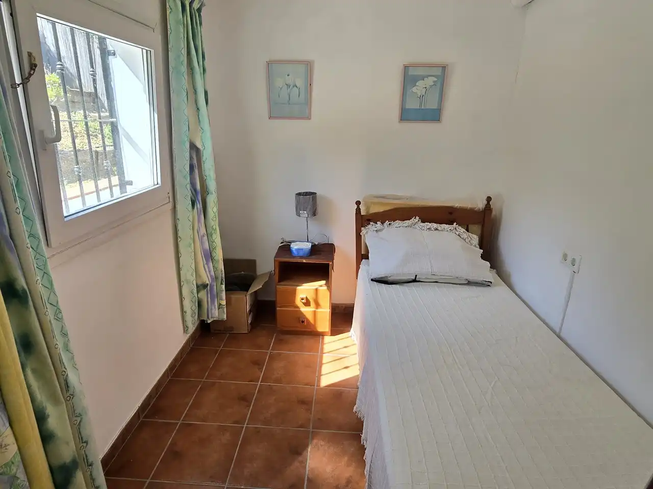Dormitori de Casa o xalet en venda en Viñuela amb Aire condicionat, Terrassa i Piscina