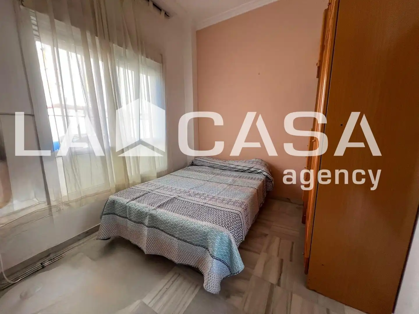 Flat for sale in Dos Hermanas  with Air Conditioner and Furnished